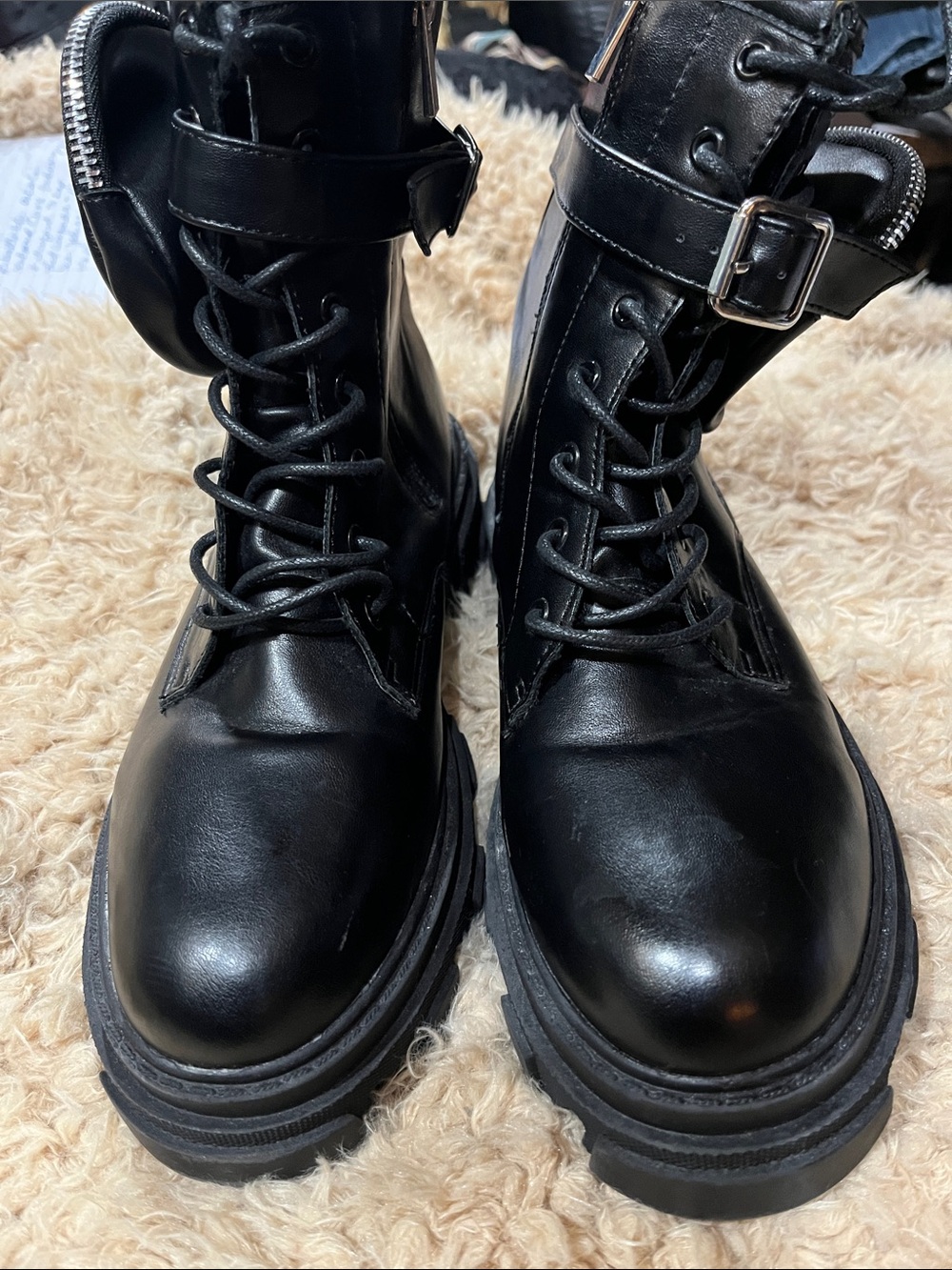 Preowned- Bella Marie Black Leather Combat Boots with Removable Pouch SZ. 8.5 - Picture 3 of 5